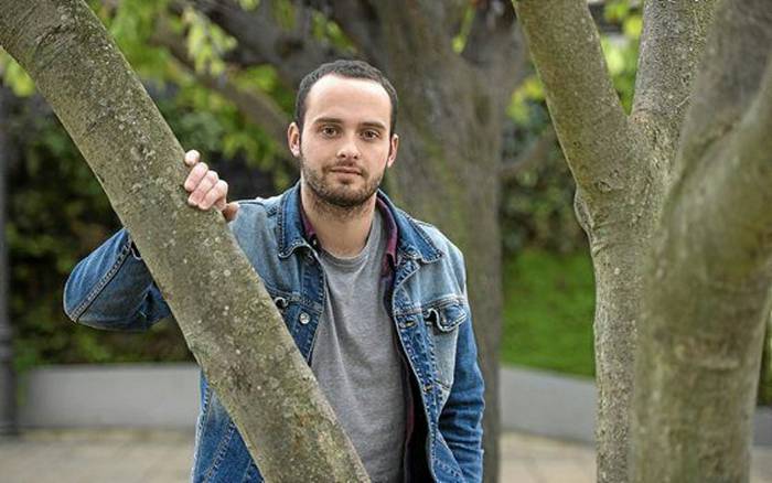 Jon Gurrutxagak Mintzolaren eta Mikel Laboa Katedraren proiektu saria eskuratu du