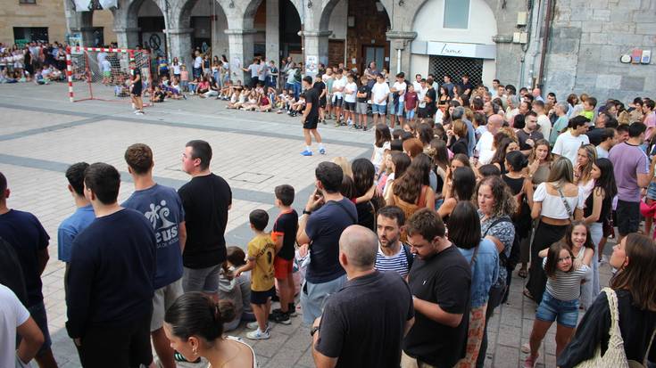 Plaza bete jende jokatu dira Gaztetxearen futbito txapelketako finalak