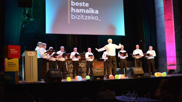 Gutxienez beste hamaika bizitzeko eta ospatzeko prest