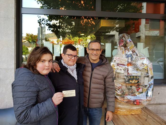 Marta Bengoetxeak irabazi du Lagun-Arteak zozkatutako otarrea