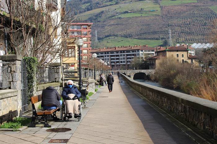 Osasun larrialdia indarrean da berriz, eta neurri berriak zehaztuko ditu Labik arratsaldean