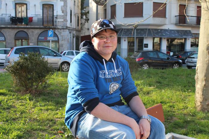 Xabier Lozano: "Gezurretan bizitzera derrigortzen naute"